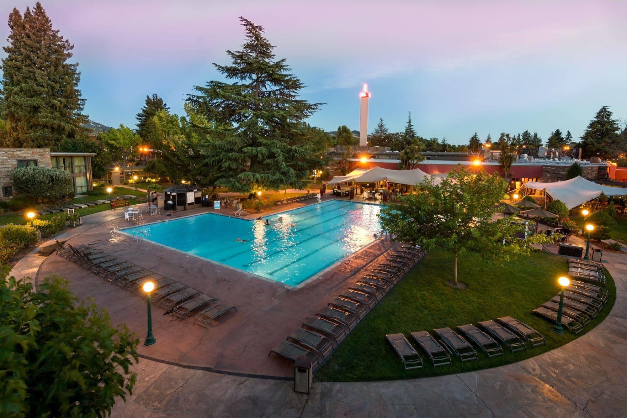 Flamingo Resort & Spa Santa Rosa Sonoma, Tapestry By Hilton Exterior photo